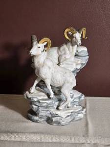 Vintage Ski Country Bourbon Whiskey Mountain Goat Decanter