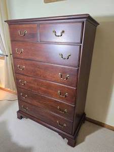 Traditional Cherry Finish 8 Drawer Chest