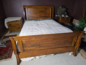 Dick Idol Rustic Wood Sleigh Bed