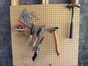 Mixed Hand Tool Lot With Lufkin 25 Tape Measure & Masterforce Hammer
