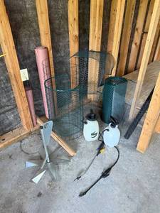 Mixed Lot Roundup Sprayers, Wire Mesh Rolls & Garden Supports