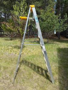 Keller 8 Ft Aluminum Type II Step Ladder 225 Lb