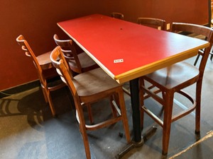 6 top with chairs