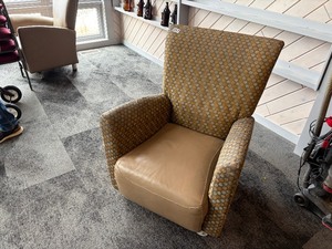 very nice leather lounge chair