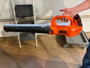 leaf blower