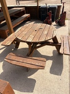 4 seat picnic table