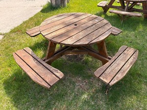 4 seat picnic table