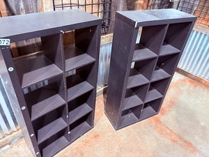 Twin display shelf units