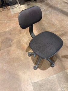 Rolling office chair
