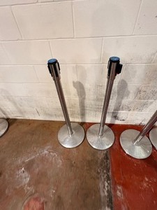 Set of 2 crowd dividers