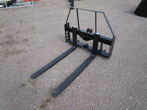 Wolverine 48 3 Point Pallet Forks wBale Spear & Receiver Hitch Mounts