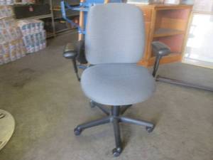 (BR1) Multi-Adjustable Office Chair...