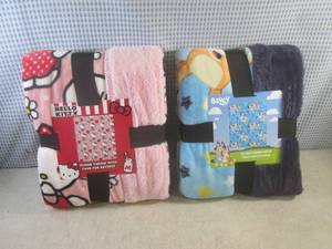 (A-3) 2 Throw Blankets 50 x 60 He...