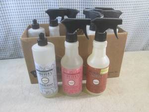 (CS) 8 Spray Bottles of Multi Surfa...