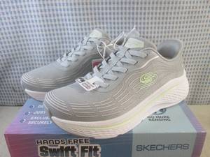 (CS) Skechers Ladies Hands Free Swi...