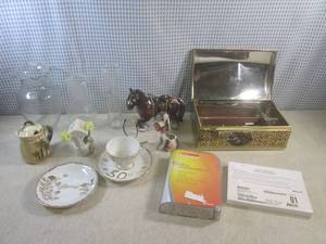 (BR3) Decor Figures Etc, Tin Box wi...