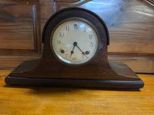 ANTIQUE MANTEL CLOCK