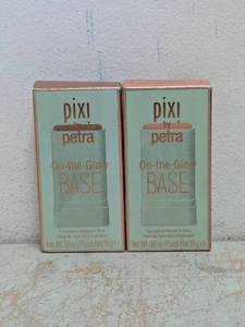 (2) NEW PIXI BY PETRA FOUNDATION MOISTURE STICK CARAMELWARM