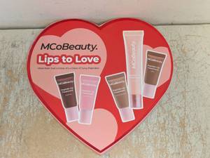 NEW MCoBEAUTY LIPS TO LOVE