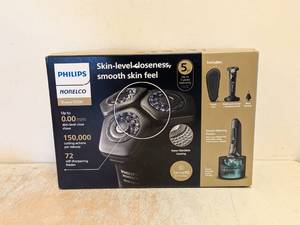 PHILIPS NORELCO SHAVER 8000