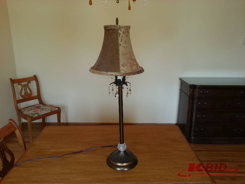 Vintage Table Lamp w Crystal Accent