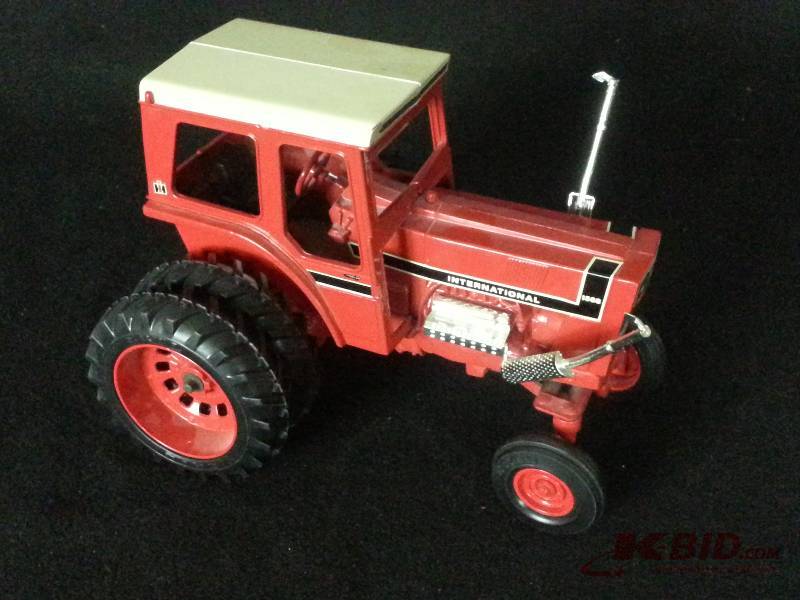 Vintage ERTL International Tractor 110th Scale