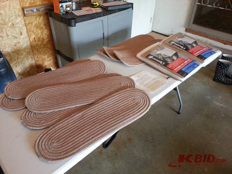 (8) Beige Stair Threads, Dish Packing Kits