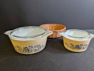 Vintage Pyrex Casserole Dish Set With Lids & Basket