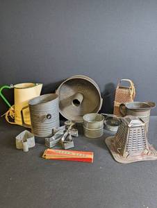 Vintage Kitchenware Mixed Lot Bromwells Measuring Sifter