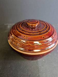 Vintage Hull Marcrest Daisy Dot Stoneware Casserole