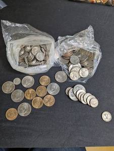 Mixed U.S. Coin Lot Kennedy Half Dollars Quarters Nickels & Cents