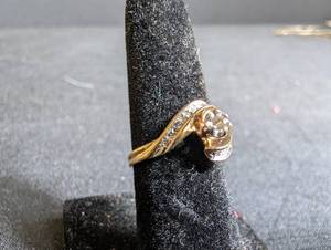 14K Diamond Ring Missing Large Diamond