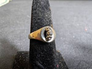 10K Diamond Ring Missing 2 Diamonds