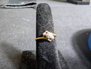 Gold Tone Floral Cluster Ring