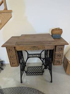 Carved Antique Singer Sewing Machine With Accessories