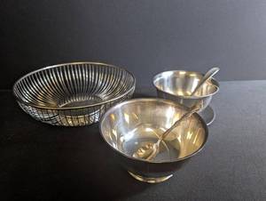 Vintage Oneida Paul Revere Reproduction Serving Set (Lot of 3)