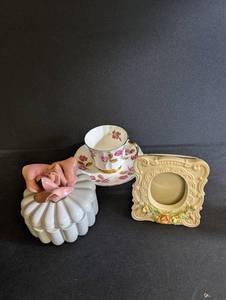 Elizabethan Floral Teacup, Antique Ivory Frame & Rose Box Mixed Lot