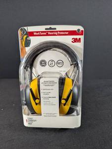 3M WorkTunes Hearing Protector 90541 With AMFM Radio