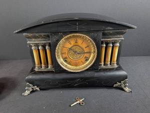 Antique Gilbert Clock Co. Mantel Clock 1913 Lion Motif
