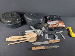Norpro Donut Pan Kitchen Tools & Bakeware Mixed Lot