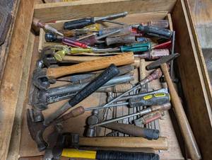 Mixed Lot Hand Tools Hammers Screwdrivers Chisels
