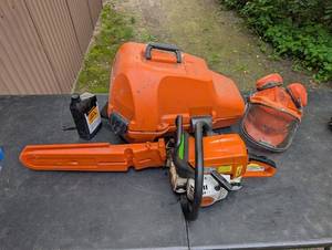 Stihl MS 250 C Chainsaw With Case & Face Shield