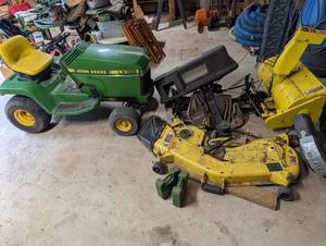 John Deere LX188 Lawn Tractor Mixed Lot 48in Deck, Snow Blower & Bagger