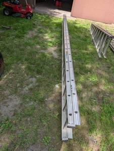 Aluminum Extension Ladders Model 2540