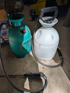 Flo-Master 2-Gallon Pump Sprayer Set (Lot of 2)
