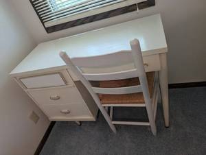 Bassett White Vanity Desk & Chair Set