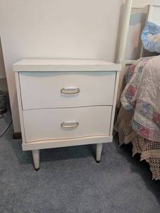 White 2-Drawer Nightstand