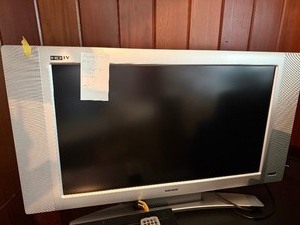 Magnavox 31 HDTV Monitor & Toshiba DKR40 DVD Video Recorder Bundle - Tested including black tv stand