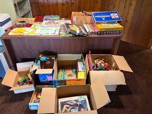 Vintage Board Game & Toy Lot - Monopoly, Candy Land, Lincoln Logs, Tinkertoy, Bop It
