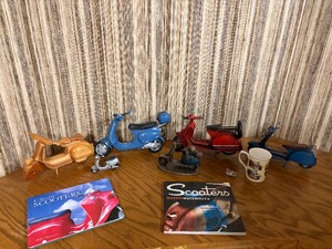 Vintage Classic Scooter Collection - Model VespasLambrettas, Books & Mug Lot